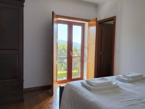 Casa do Loureiro em Paradança, Mondim de Basto