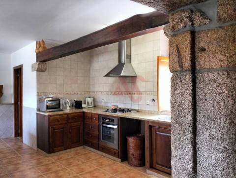 Casa do Loureiro em Paradança, Mondim de Basto