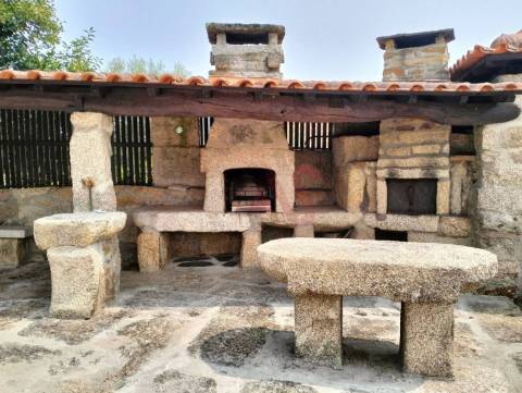 Casa do Loureiro em Paradança, Mondim de Basto