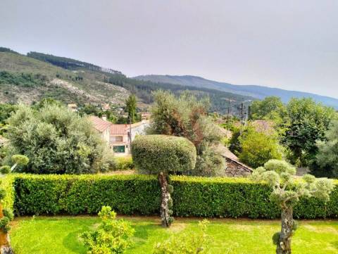 Casa do Loureiro em Paradança, Mondim de Basto