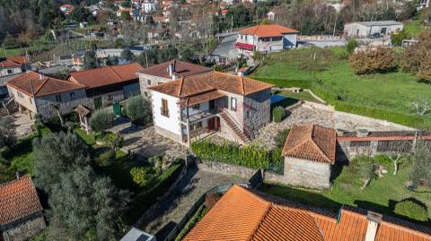 Casa do Loureiro em Paradança, Mondim de Basto
