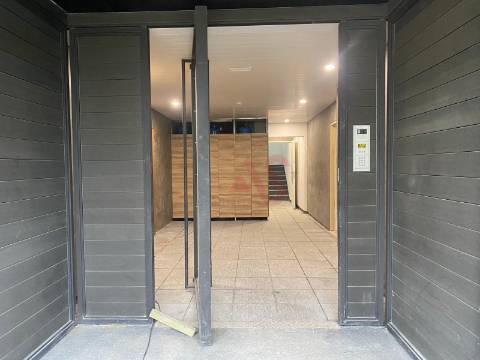 Apartamento T2 no Centro de Freamunde, Paços de Ferreira