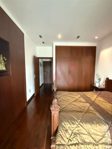 Edifício para Comércio e Habitação em Vila Cova da Lixa, Felgueiras