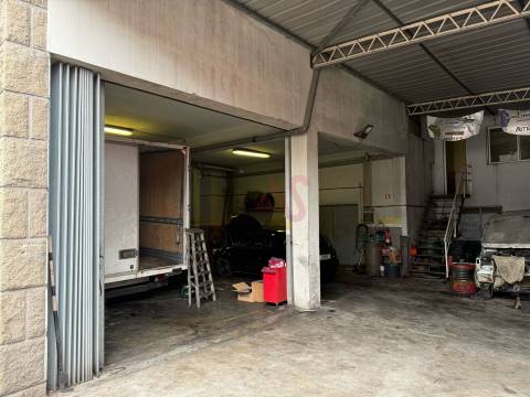 Edifício para Comércio e Habitação em Vila Cova da Lixa, Felgueiras