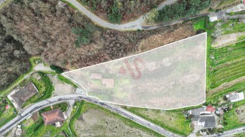 Moradia para Restauro com Terreno com 3.512 m² em Pombeiro de Ribavizela, Felgueiras