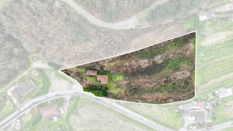 Moradia para Restauro com Terreno com 3.512 m² em Pombeiro de Ribavizela, Felgueiras