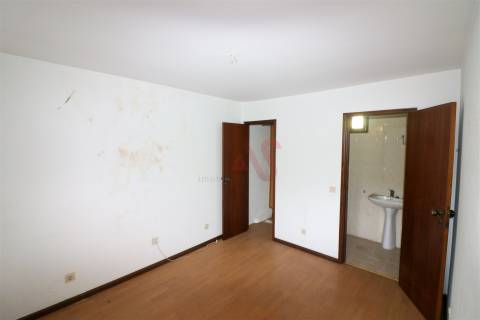 Prédio para remodelar ALTA TAXA DE RENTABILIDADE no centro histórico de Guimarães