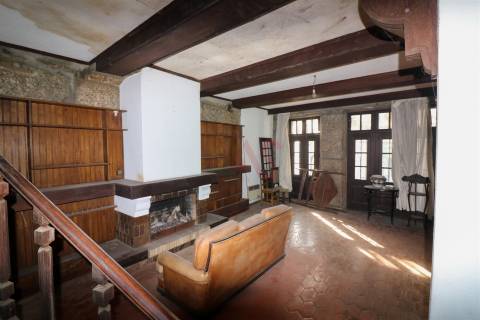 Prédio para remodelar ALTA TAXA DE RENTABILIDADE no centro histórico de Guimarães