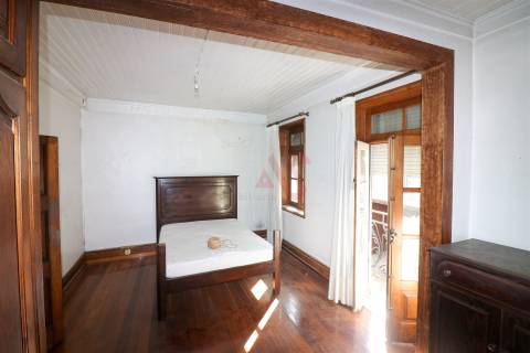 Prédio para remodelar ALTA TAXA DE RENTABILIDADE no centro histórico de Guimarães