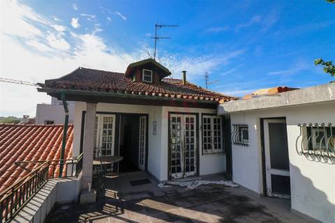 Prédio para remodelar ALTA TAXA DE RENTABILIDADE no centro histórico de Guimarães