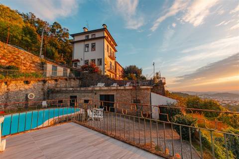 Exclusiva Propriedade Histórica na Encosta do Bom Jesus – Braga