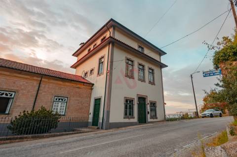 Exclusiva Propriedade Histórica na Encosta do Bom Jesus – Braga