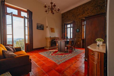 Exclusiva Propriedade Histórica na Encosta do Bom Jesus – Braga