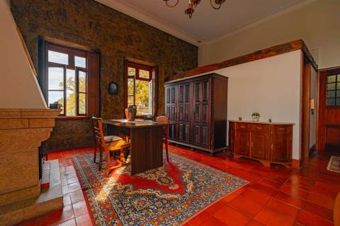 Exclusiva Propriedade Histórica na Encosta do Bom Jesus – Braga