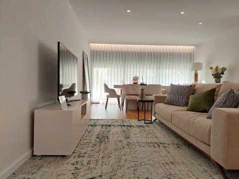 Moradia de Gaveto com 3 Suítes em Palmeira, Braga