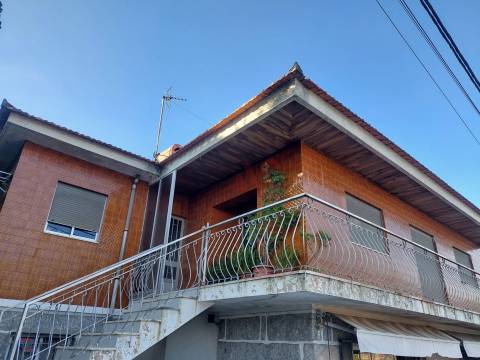 Moradias com utilização independente em Serzedo, Guimarães