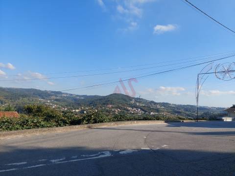 Moradias com utilização independente em Serzedo, Guimarães