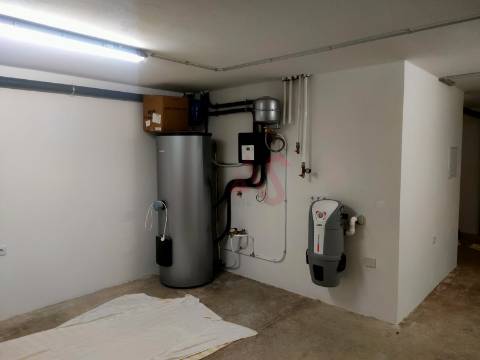 Moradia em banda T2+1, inserida em condomínio fechado em Albufeira