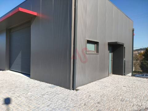 Armazém para comércio e serviços em Serzedelo, Guimarães