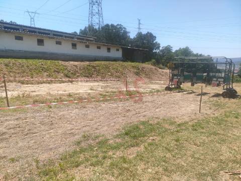 Quinta com Centro Equestre com 9.106 m2 em Fermentões, Guimarães