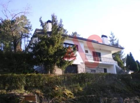 Moradia T3  com 3 quartos, Varanda, Lareira, em Vila Verde, Alijó