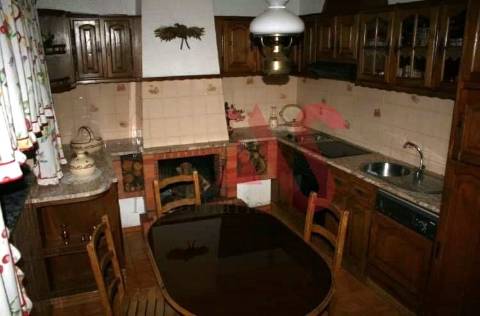 Moradia T3  com 3 quartos, Varanda, Lareira, em Vila Verde, Alijó