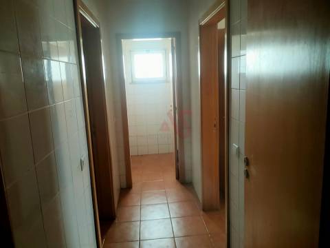 Loja com 332,6 m2, em Albufeira &#124; a 10 minutos da praia &#124; Inserido no Edifício Albufeira Parque