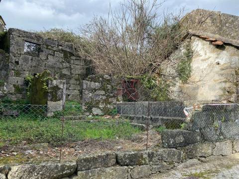 Quinta para restauro com 4.300m2 em Sousela, Lousada