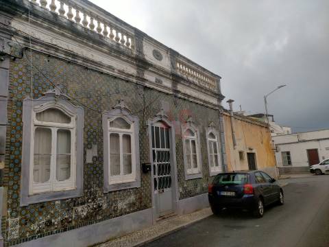 Prédio com projeto aprovado em Olhão, Faro