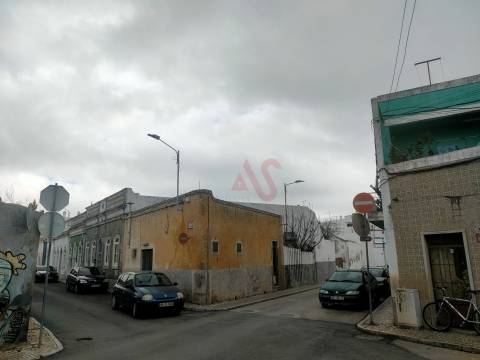 Prédio com projeto aprovado em Olhão, Faro