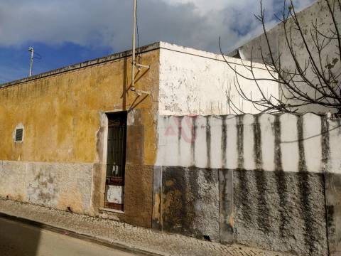 Prédio com projeto aprovado em Olhão, Faro