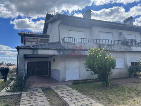 Moradia Geminada T3 em Lagares, Felgueiras