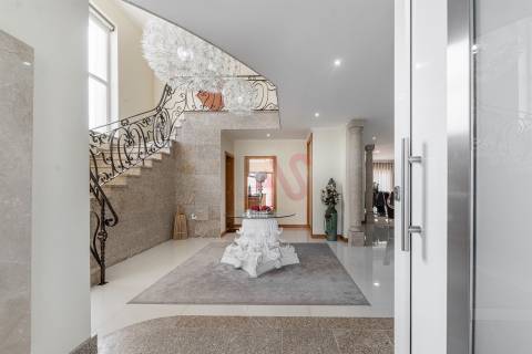 Moradia T4 em Recezinhos (S. Mamede), Penafiel