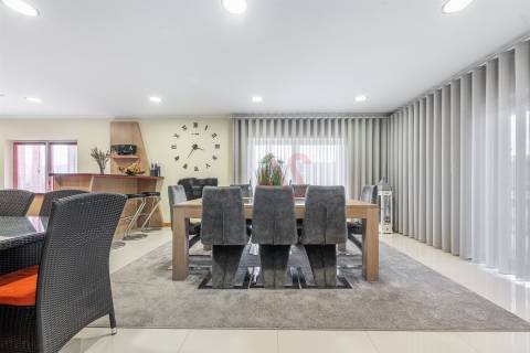 Moradia T4 em Recezinhos (S. Mamede), Penafiel