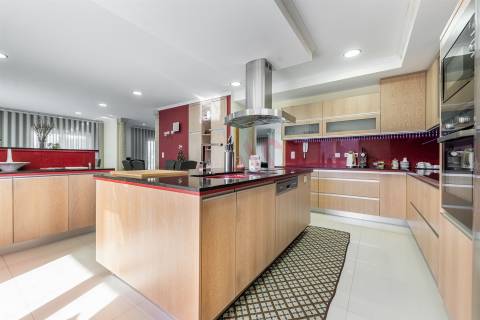 Moradia T4 em Recezinhos (S. Mamede), Penafiel