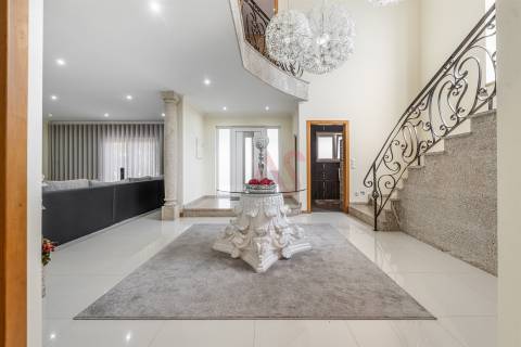 Moradia T4 em Recezinhos (S. Mamede), Penafiel