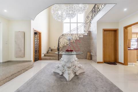 Moradia T4 em Recezinhos (S. Mamede), Penafiel