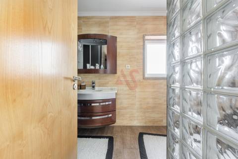 Moradia T4 em Recezinhos (S. Mamede), Penafiel