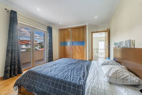 Moradia T4 em Recezinhos (S. Mamede), Penafiel