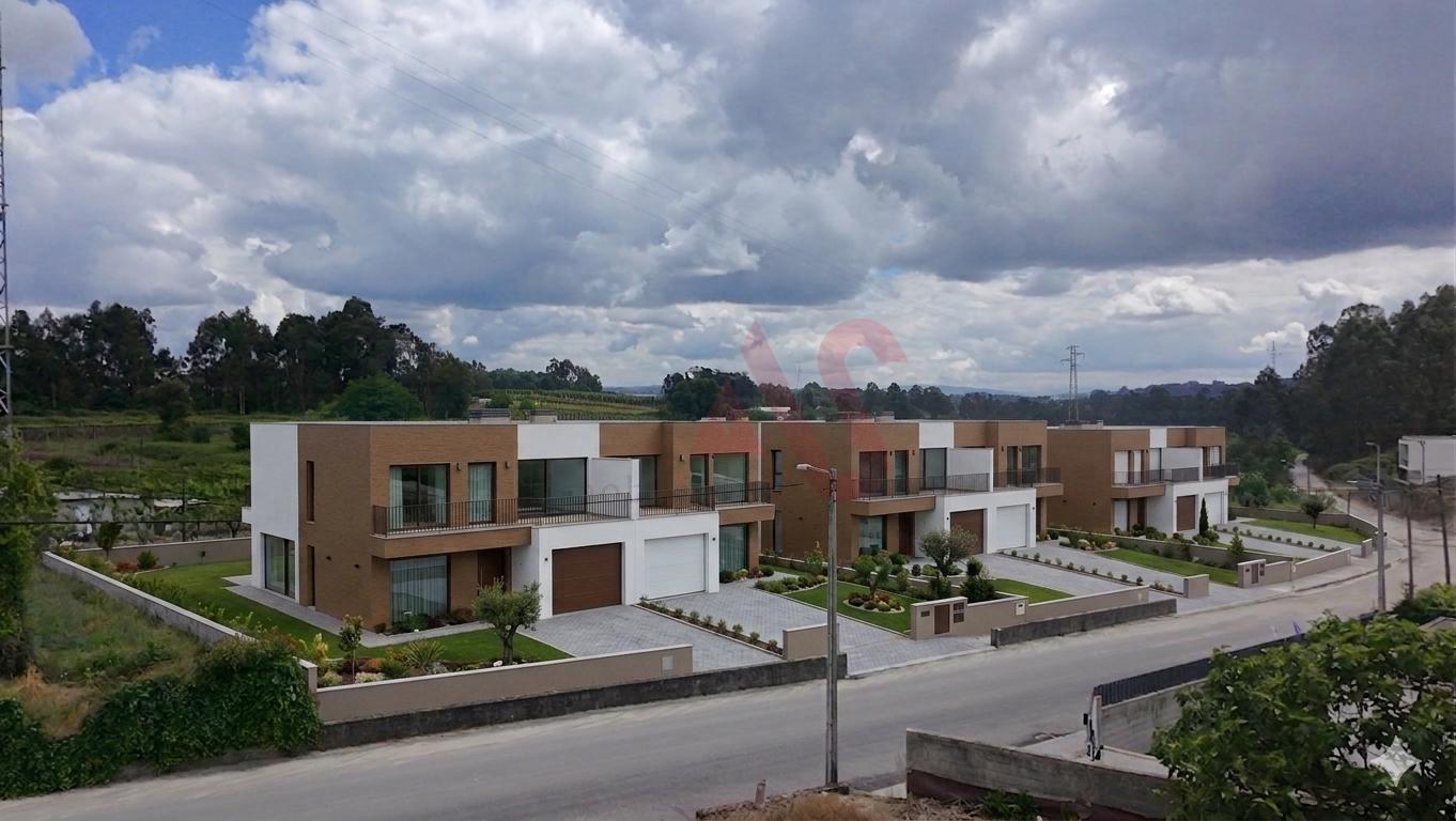 Terreno de Construção com 3.864 m2 em Nogueira , Lousada
