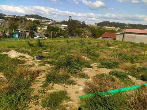 Conjunto de 4 Lotes para Construção com 4.165,28 m² em Nespereira, Lousada