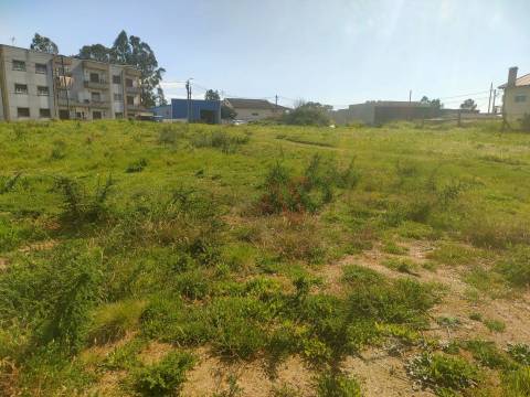 Conjunto de 4 Lotes para Construção com 4.165,28 m² em Nespereira, Lousada