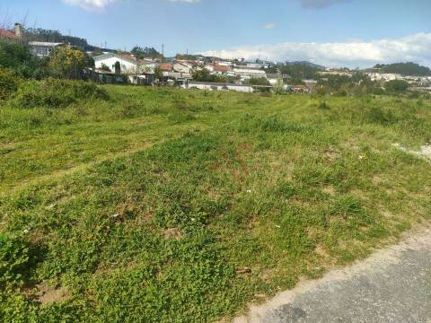 Conjunto de 4 Lotes para Construção com 4.165,28 m² em Nespereira, Lousada