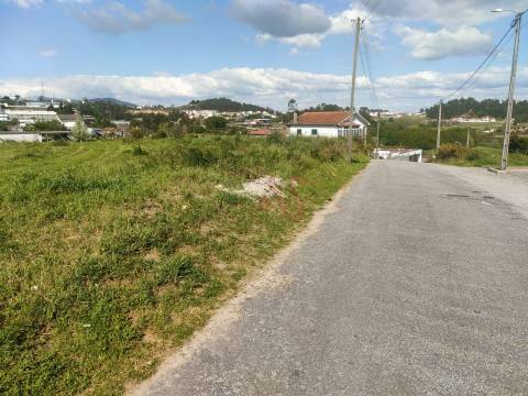 Conjunto de 4 Lotes para Construção com 4.165,28 m² em Nespereira, Lousada