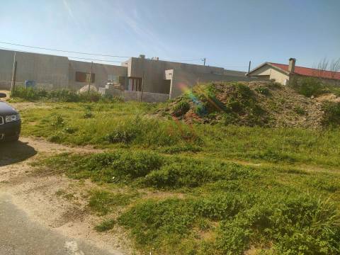 Conjunto de 4 Lotes para Construção com 4.165,28 m² em Nespereira, Lousada