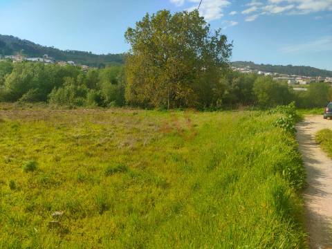 Terreno Agrícola com 9.989,95 m² em Nevogilde, Lousada
