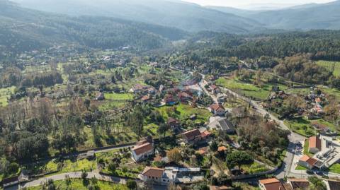 Terreno com 1.900 m² em Paradança, Mondim de Basto