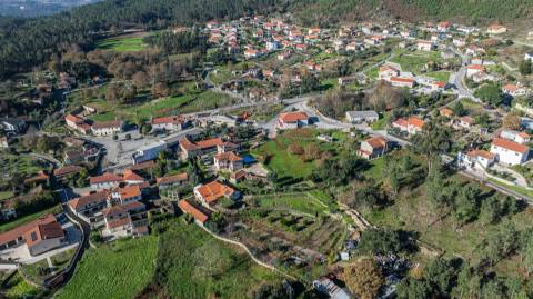 Terreno com 1.900 m² em Paradança, Mondim de Basto