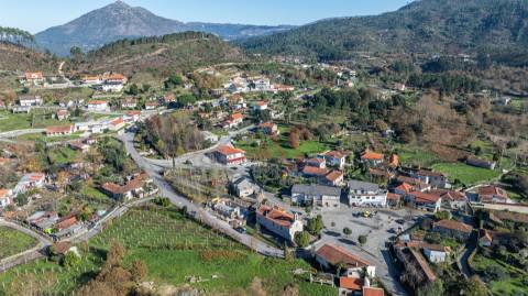 Terreno com 1.900 m² em Paradança, Mondim de Basto