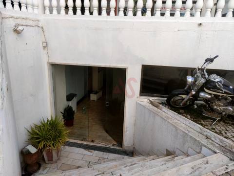 Loja de 24,40 m² no Edifício Varandas do Mar em Albufeira